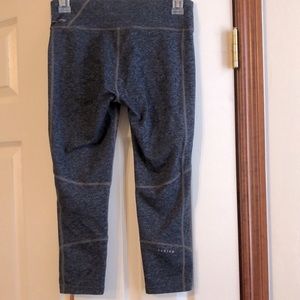 Oakley Spandex Capris.     Excellent Preloved Condition